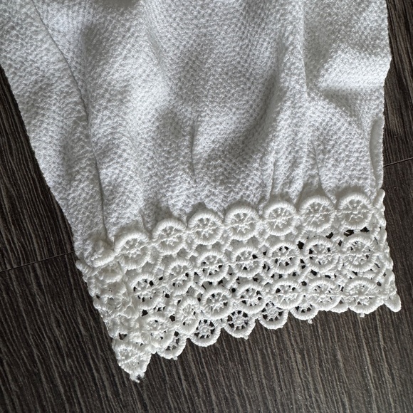 RW&CO White Textured Blouse with Crochet Cuffs – Size Small - Picture 3 of 7